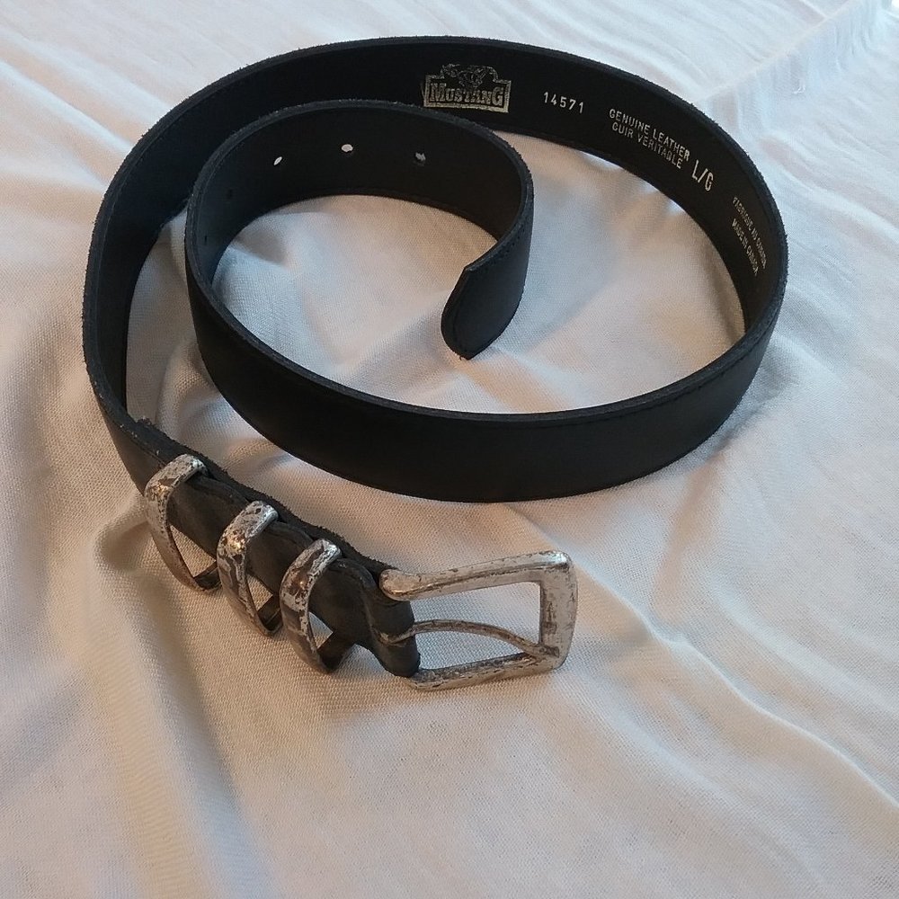 🌞 Mustang Black Leather Belt Distressed Buckle. L
